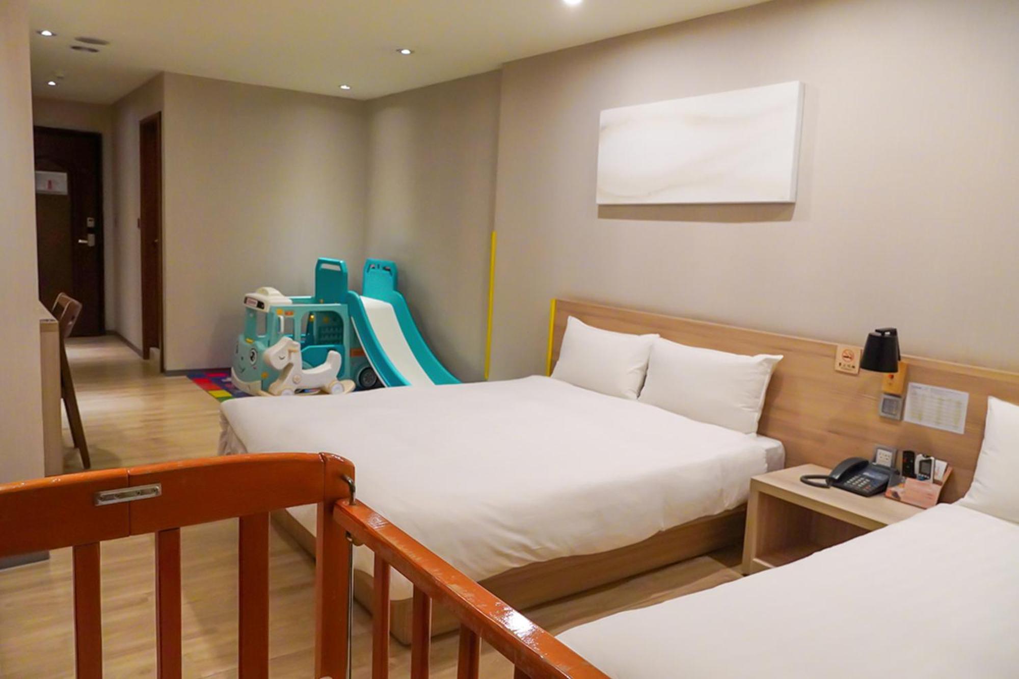 ยูนิก โฮเต็ล - สไมล์ 73 โฮเต็ล Hotel ไถจง ภายนอก รูปภาพ