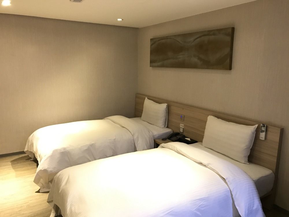 ยูนิก โฮเต็ล - สไมล์ 73 โฮเต็ล Hotel ไถจง ภายนอก รูปภาพ